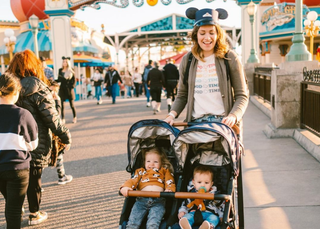 "Why I only bring my Zoe Stroller to Disney" : Disney Guru Puts Zoe Strollers to the Test