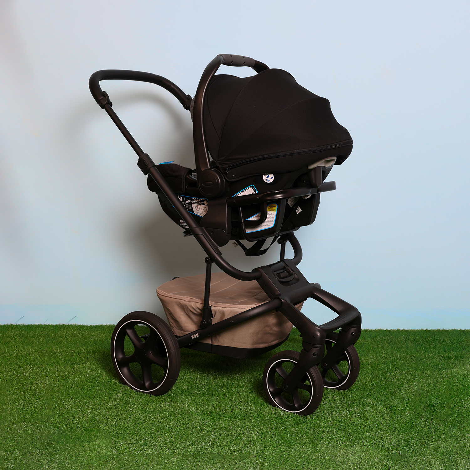 Zoe Journey Car Seat Adapter in Black Chicco