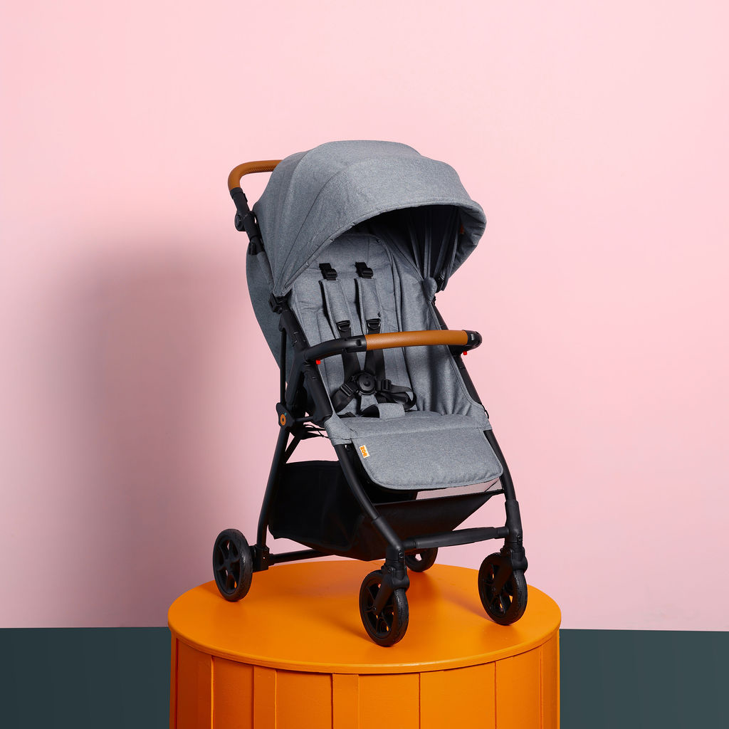 Zoe Tour+ Review: The Budget Lightweight Stroller Zoe Tour+ Review: The Budget Lightweight Stroller